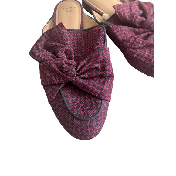 A NEW DAY Women's Navy Red Patterned Bow Mules Flats Size 7.5 - Picture 5 of 6